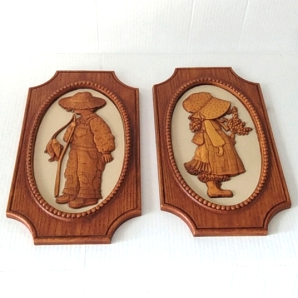 Holly & Robby Hobbie 70's  wall plaques